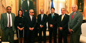 Directivos de AEIH en Palacio Nacional