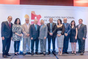 ANEIH juramenta a Leonel Castellanos